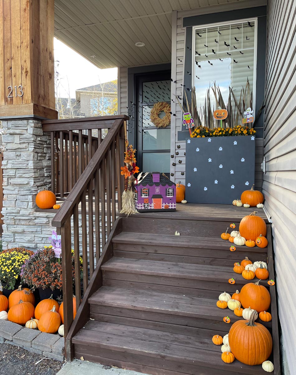 fall door decor, halloween decor, outdoor halloween decor, halloween porch inspo, halloween door inspo, outdoor halloween decor inspo, decorate for halloween, lux windows and doors, cute halloween decor, halloween decor for kids, swarm of bats halloween decor, how to do a swarm of bats