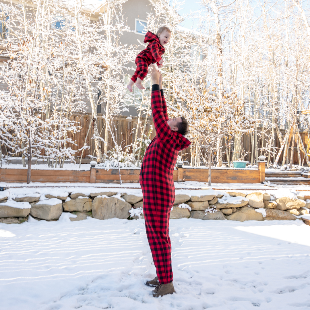  family holiday photos, holiday family photos, holiday family pics, plaid onesies